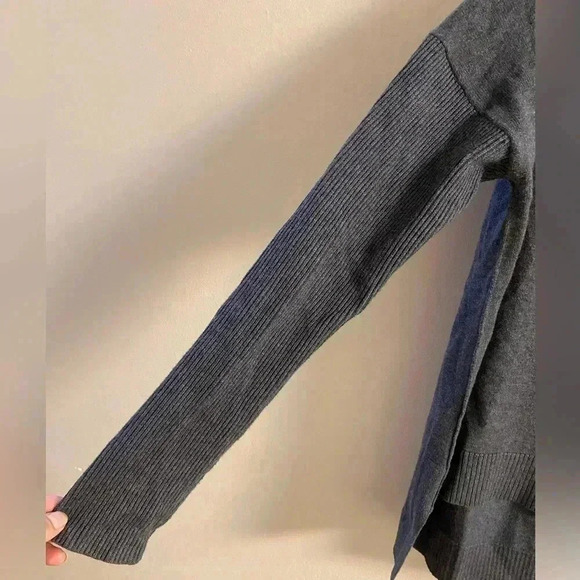 Athleta Sweater Crewneck Pullover Medium Dark‎ Gray Silk Blend - Picture 2 of 6